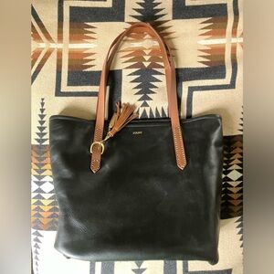 FOUNT Classic Bellfield Tote Peppercorn w/ Tassle